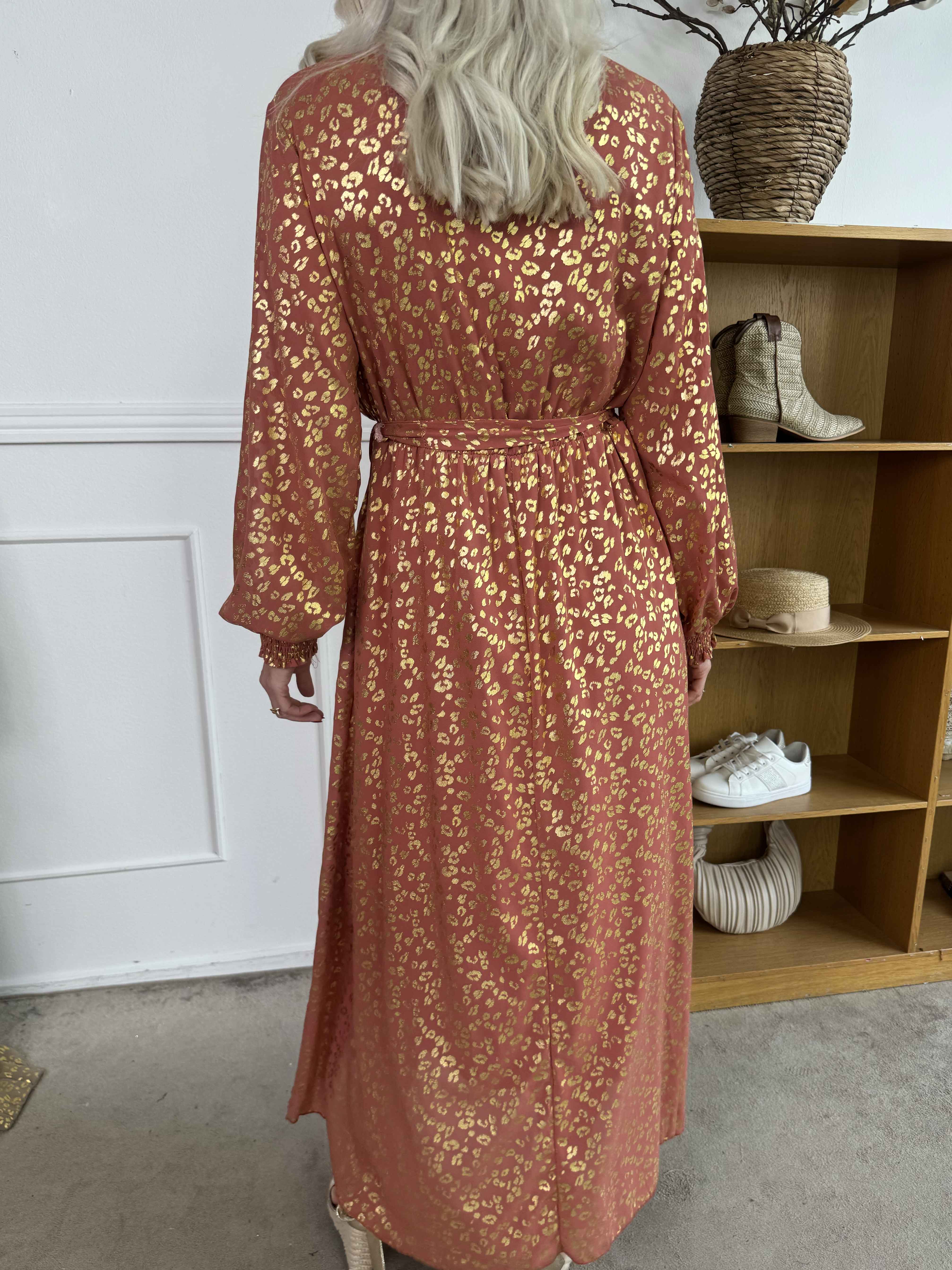 Tamas - Lang kjole med guld leopardprint